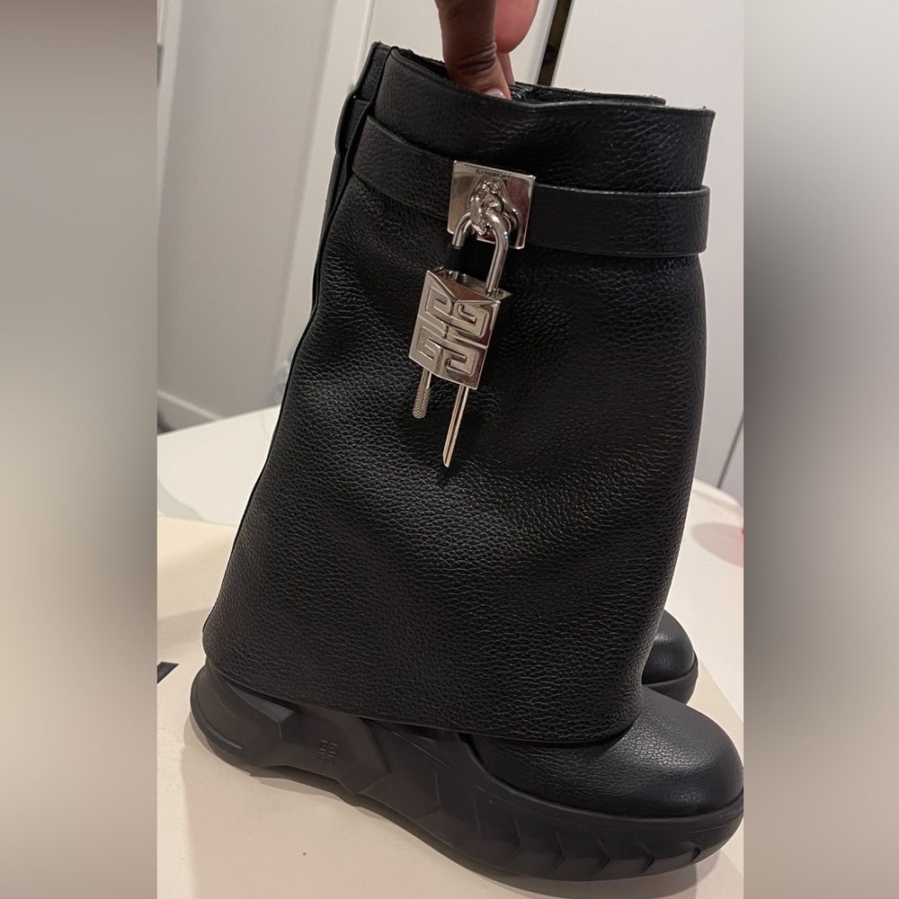 It’s that time again I bless you guys GIVENCHY SHARK BOOTS ! NYC TAXES INCLUDED